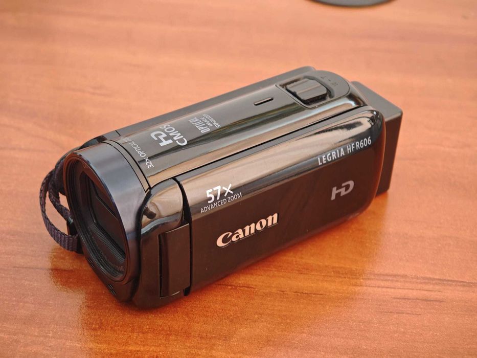 Videocameră Canon Legria HF R606 Full HD
