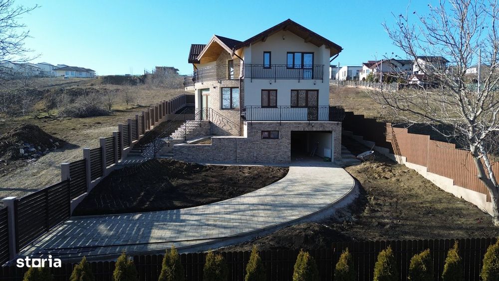 Casă individuală cu garaj, beci, parter si etaj