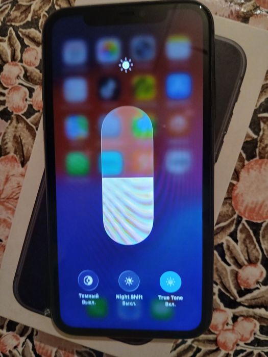 Айфог 11 64 гб  77%