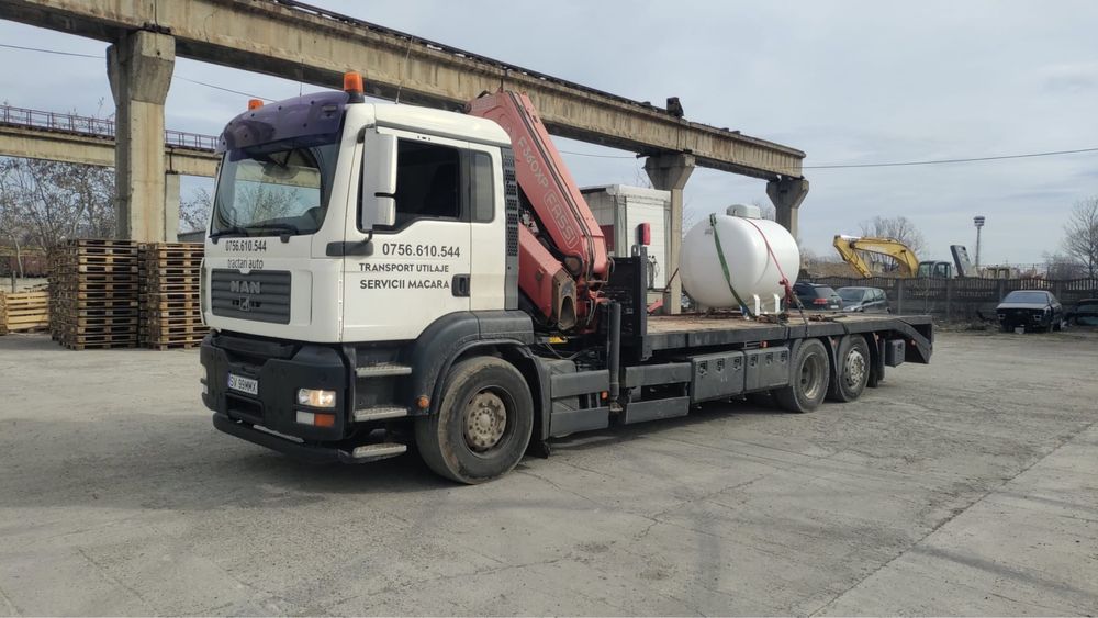 Transport Utilaje, Tractoare,  Inchiriez Macara