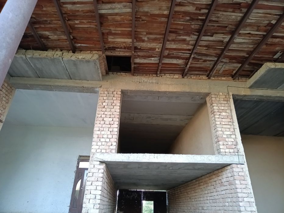 Уй сотилади 8 сотих