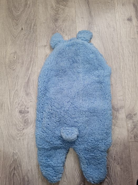 Vand pt bebe baiat 6-9 luni