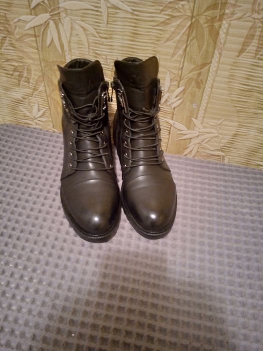 Продам полуботиночки