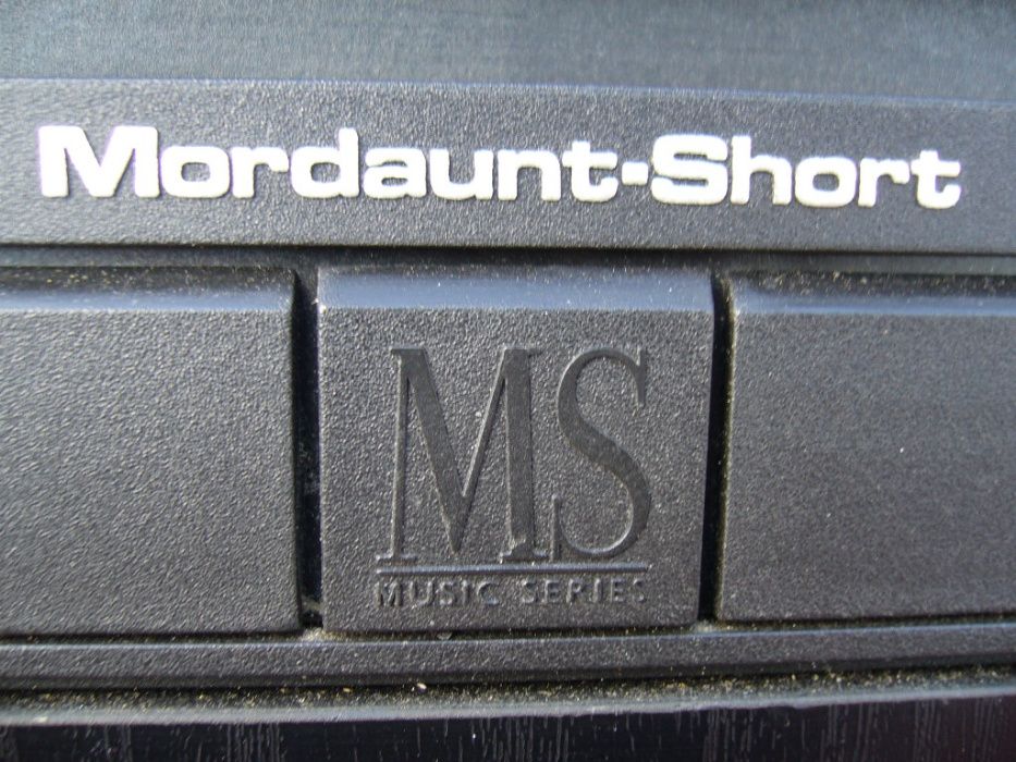 Английски тонколони Bowers & Wilkins