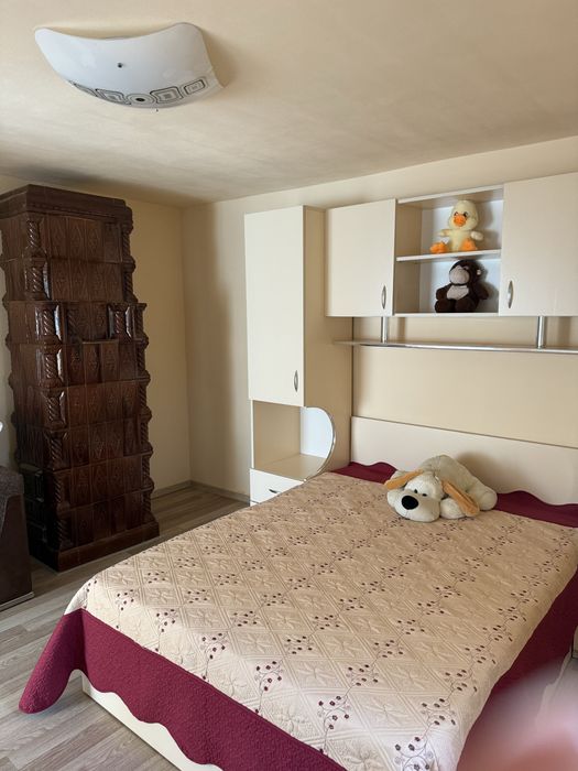 Teren intravilan 1.090mp – 15-20 ml deschidere – toate utilitățile – ideal pentru casă sau investiție. Construcție existentă. La 10 minute de Craiova