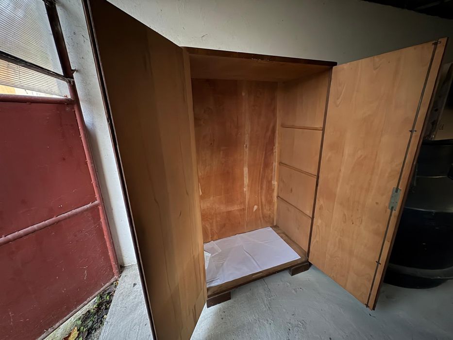 Dulap Mobila Vintage Vechi lemn masiv anii 1965