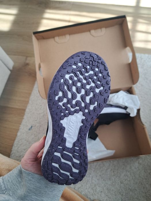 Nike revolution 28 размер Нови!!