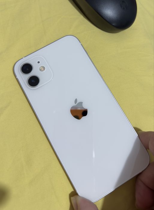 Продам iPhone 12 (128 GB) в отличном состоянии