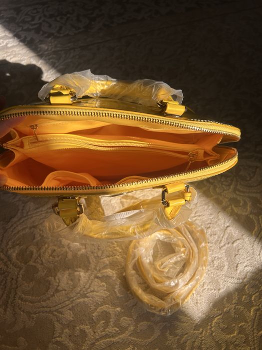 Продается сумка Мери кей