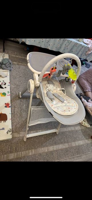 Стульчик для кормления и шезлонг