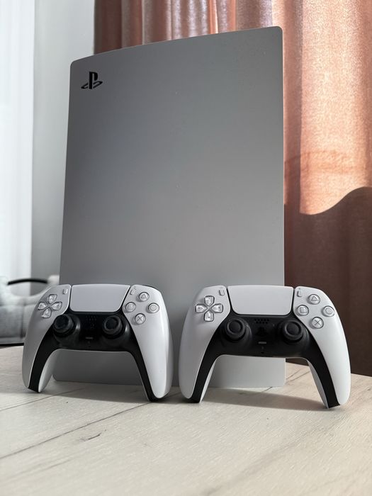 Playstation 5 Digital Edition + 2  контролера
