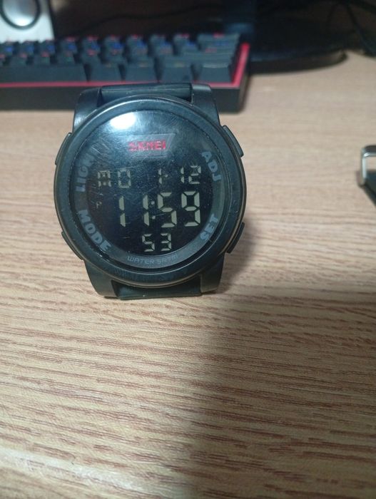 Водонепроницаемые часы skmei