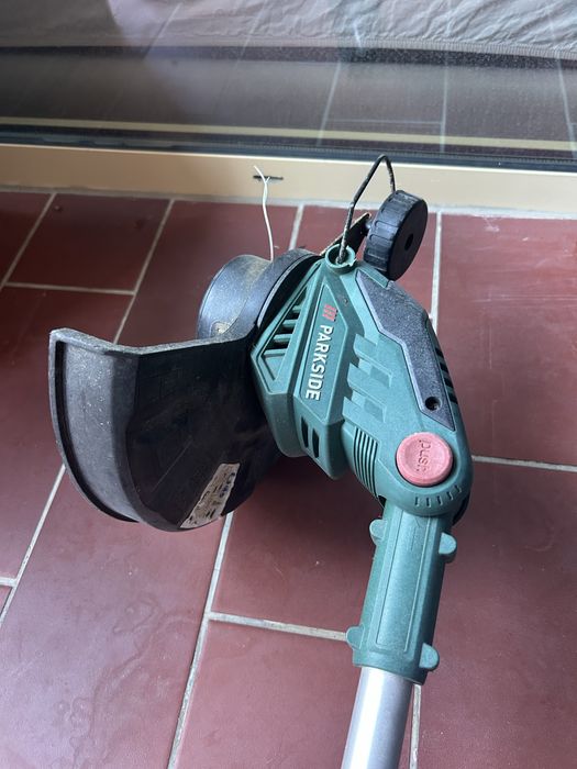 Trimmer Gazon pe acomulator 20V