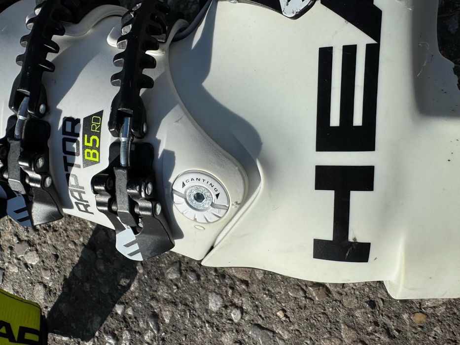 Ски обувки състезателни