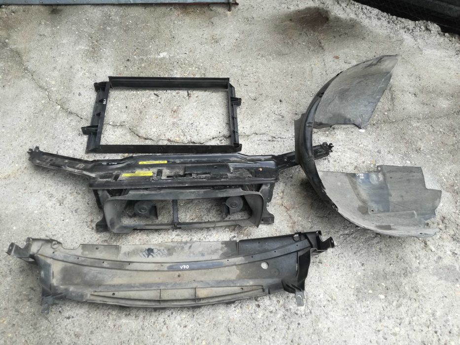 Volvo V70 S60 Волво в70 ляв подкалник очиларка маска греда