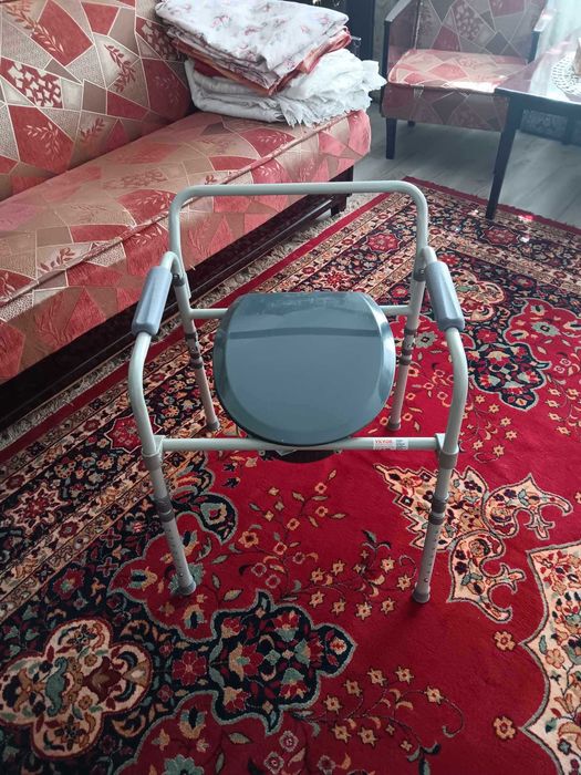 scaun wc pliabil VEVOR 158,8 kg