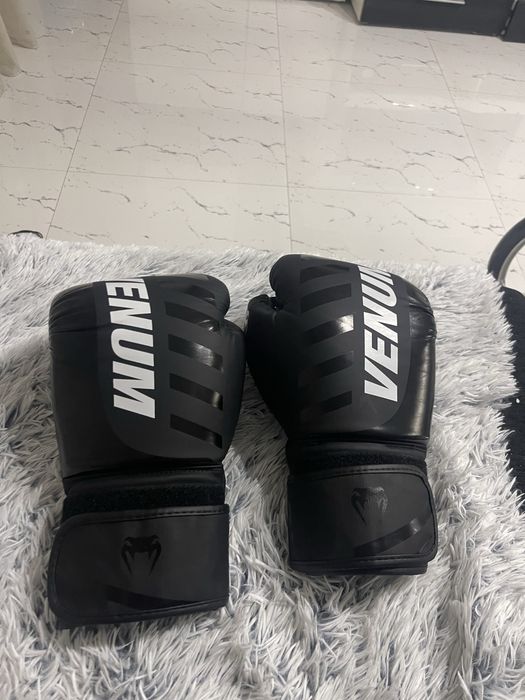 Vand manusi Venum Chalenger 3.0