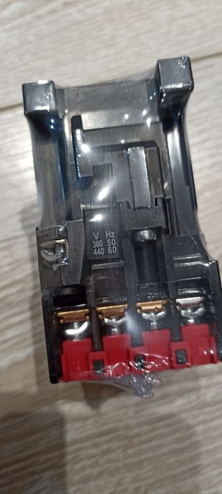 Пускатель (контактор) CJX8