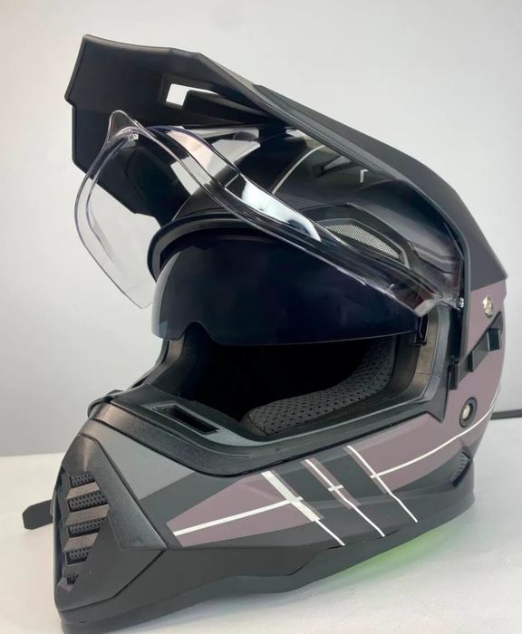 Мотошлем с визором. б. У