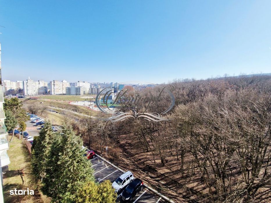 Apartament cu potential, orientare sud-est, 2 balcoane, zona Parang