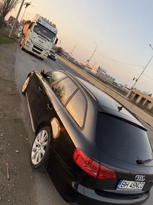 Vand sau schimb audi a4 b8 2011! Euro 5 143 cp Automat