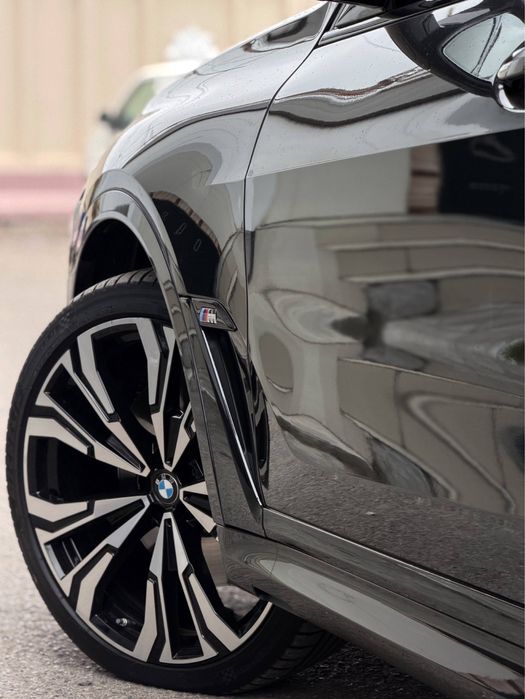 BMW X7 M60 2024