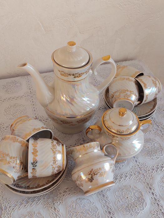 Сервиз фарфоровые