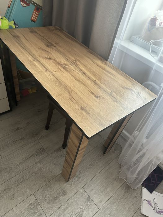 Продам кухонный стол