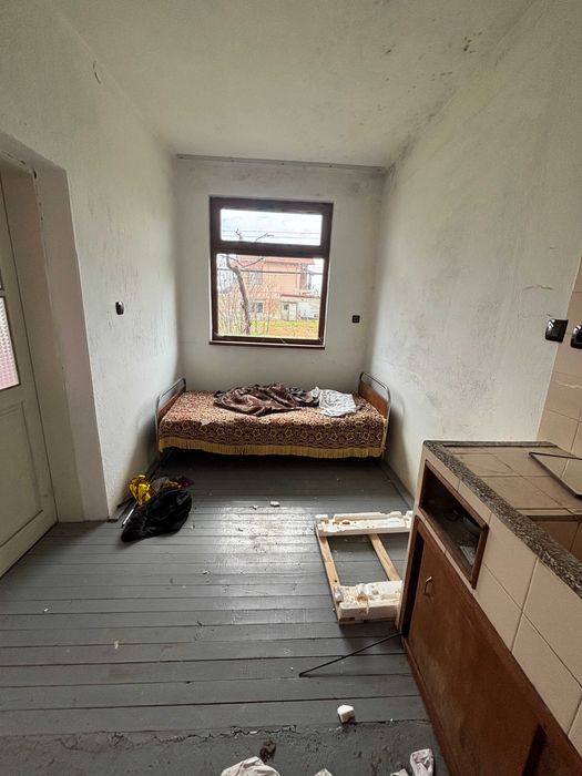 КЪЩА с ГОЛЯМ ДВОР в с. Васил Левски