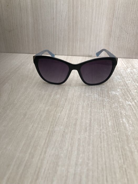 Слънчеви очила Guess