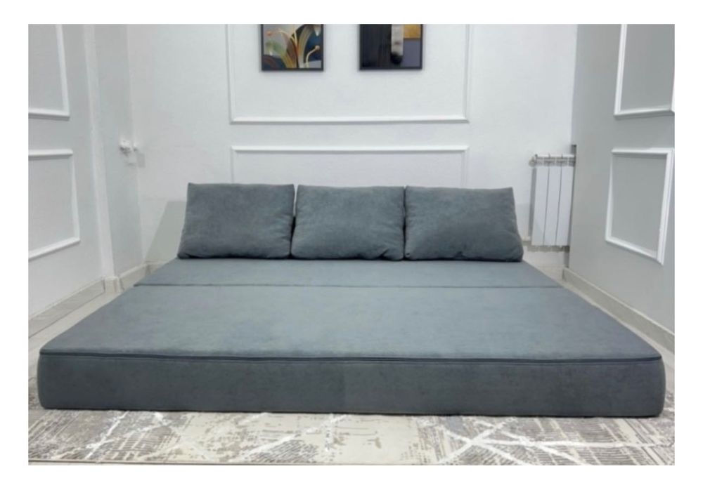 Бескаркасный диван