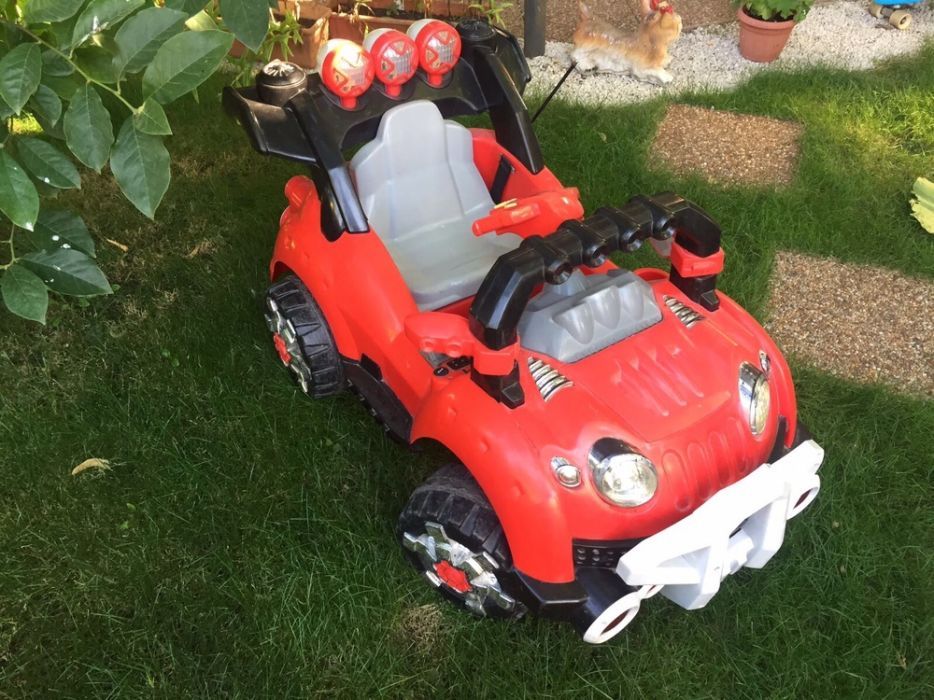 Mașinuța electrică