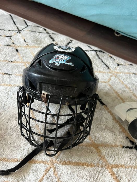 Хоккейная форма  .