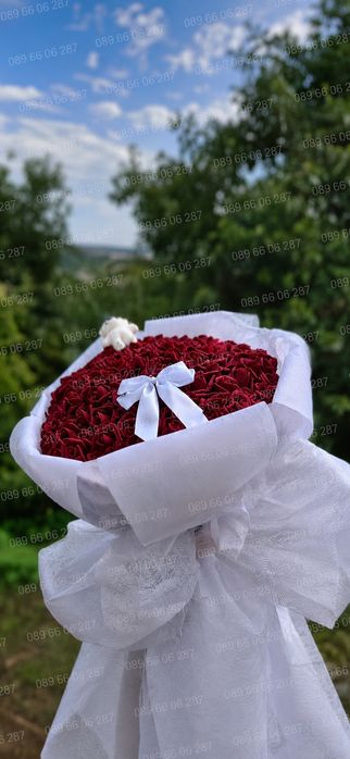 Вечен букет от рози 170см човешки размер от 101 рози