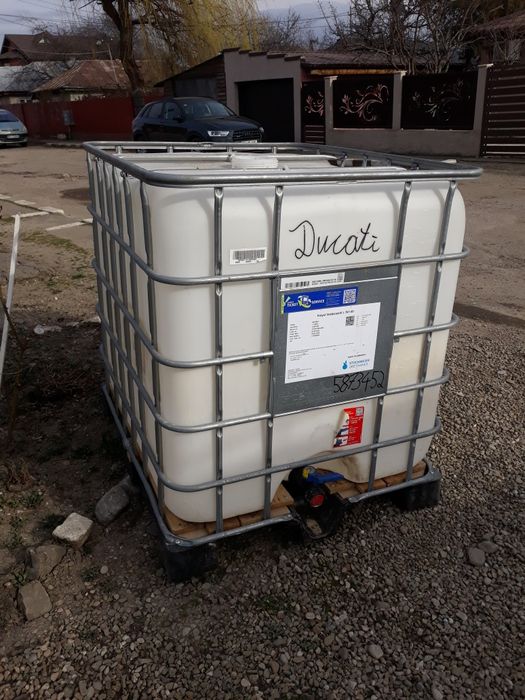 Bazine de 1 tonă ideale pt apă preț.220 lei.