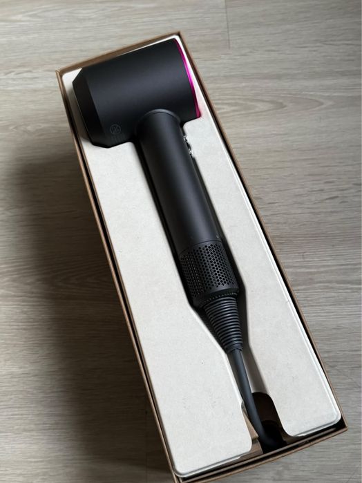 Сешоар Dyson supersonic