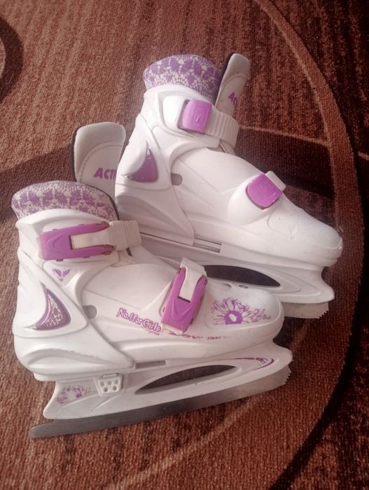 Продам коньки для девочек
