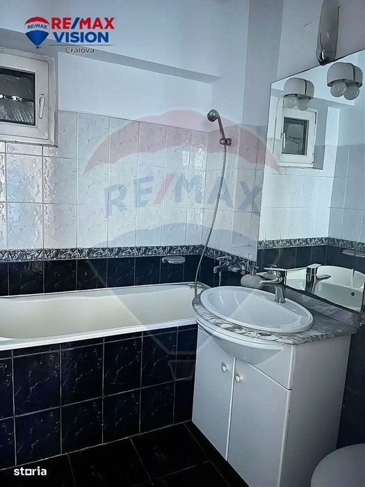 Apartament cu 4 camere de vânzare în zona Central