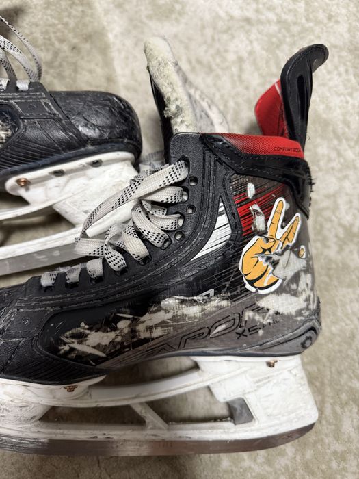 Продам коньки BAUER