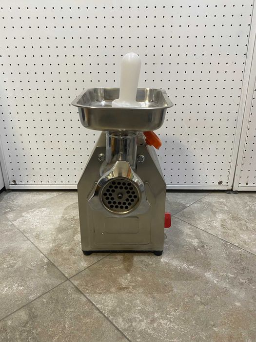 Професионална Електрическа Месомелачка 2200W TK-22