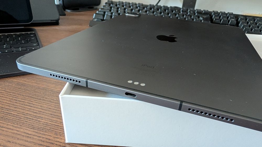 iPad pro M1 12.9 cellular 2021 5th gen, APPLE PEN , 2 кейс и Paperlike