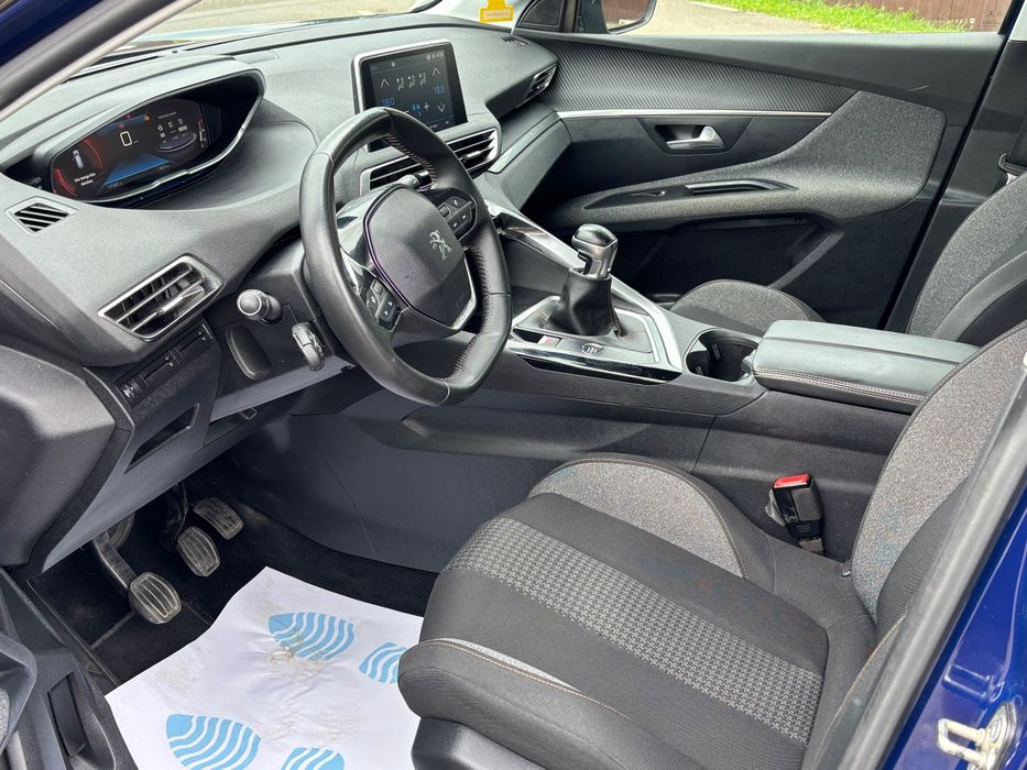 Vand Peugeot 3008 2020 1.2puretech  130cp