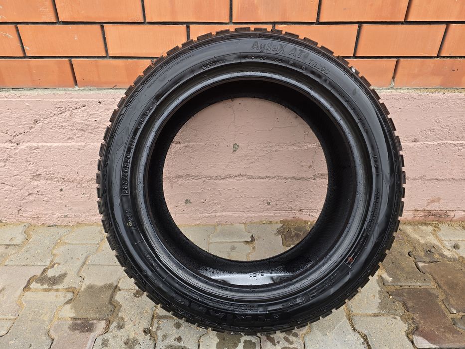 Продам шины на 20