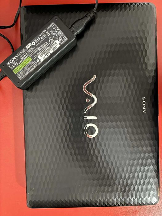 Vand Laptop Sony VAIO 15.5” Intel i3 / 8GB RAM / HDMI / Webcam