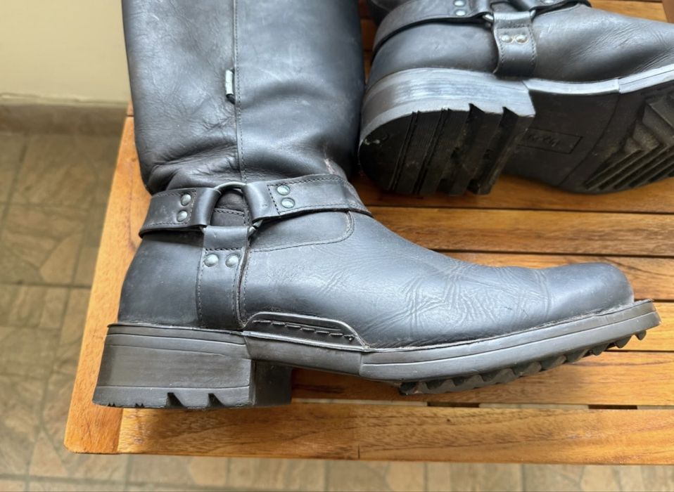 Ghete piele Levis