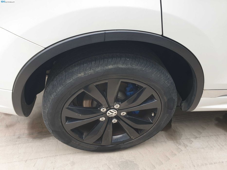 Bandou Ornament Plastic de pe Aripa Caroserie Dreapta Spate Volkswagen Touareg 7P 2011 - 2018 Cod 7P6854820B [K9010]