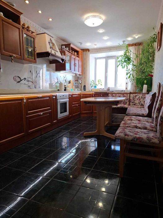 Продам дом в г.Акколе в панском ряду