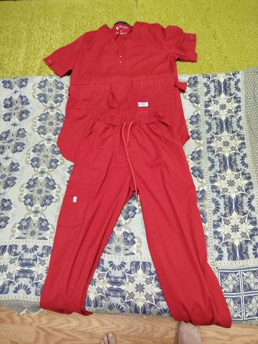 Вещи женские б/у, кофты, джинсы