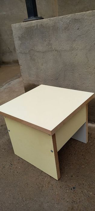 O'tirish uchun stulchik