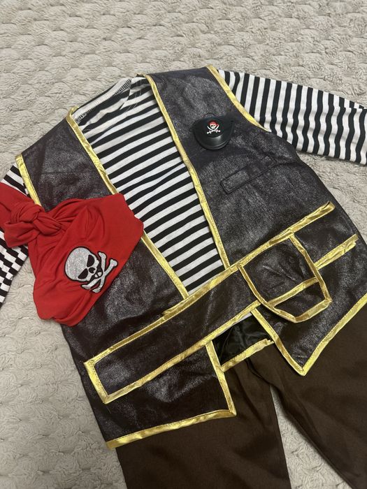 Продам костюм пирата